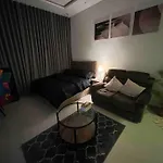 شقة مريحة بدخول ذاتي ومدخل خاص